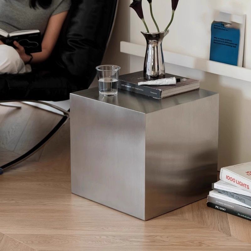 イタリア製ステンレススチールサイドテーブルスクエアモダンソフ - Desk Setup Minimalist のレビューと価格